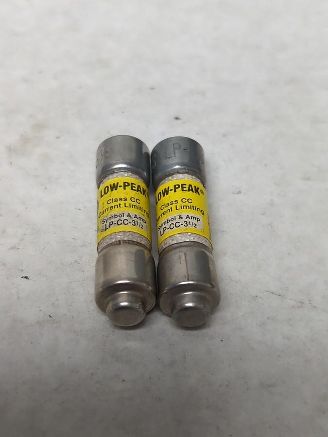 Used COOPER BUSSMANN,LP-CC-3-1/2,LOW-PEAK 3-1/2 AMP FUSE LOT OF 2 PRE-OWNED