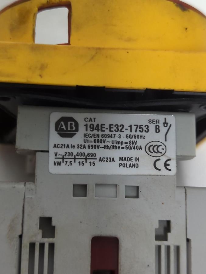 Used ALLEN BRADLEY,194E-E32-1753,DOOR MOUNT DISCONNECT LOAD SWITCH SERIES B PRE-OWNED
