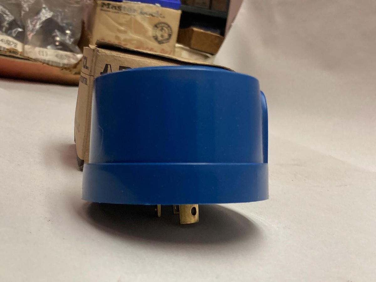 Fisher Pierce,8690 105-285 VAC,Photoelectric Outdoor Lighting Control