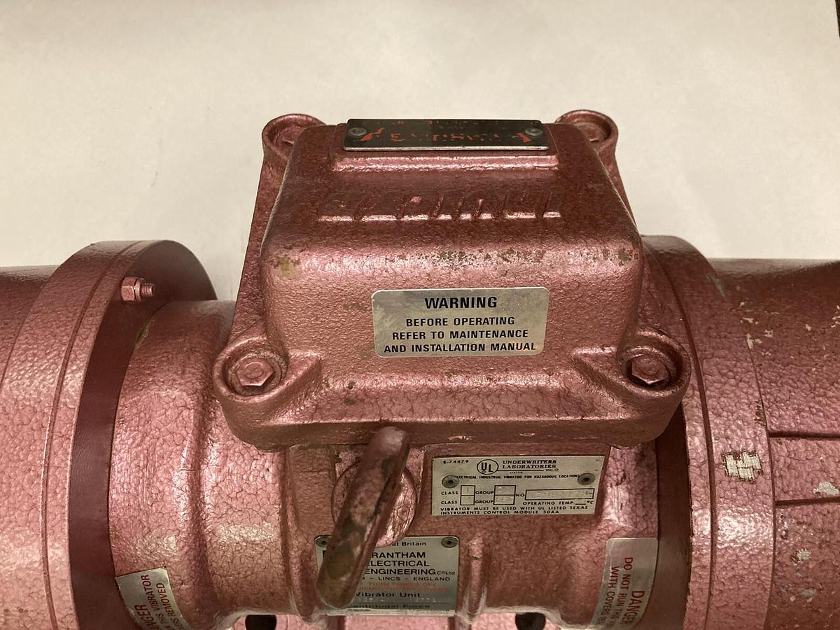 Invicta,ULB925/4 / 127729,3-Phase Vibrator Unit 460V  60 HZ  375W