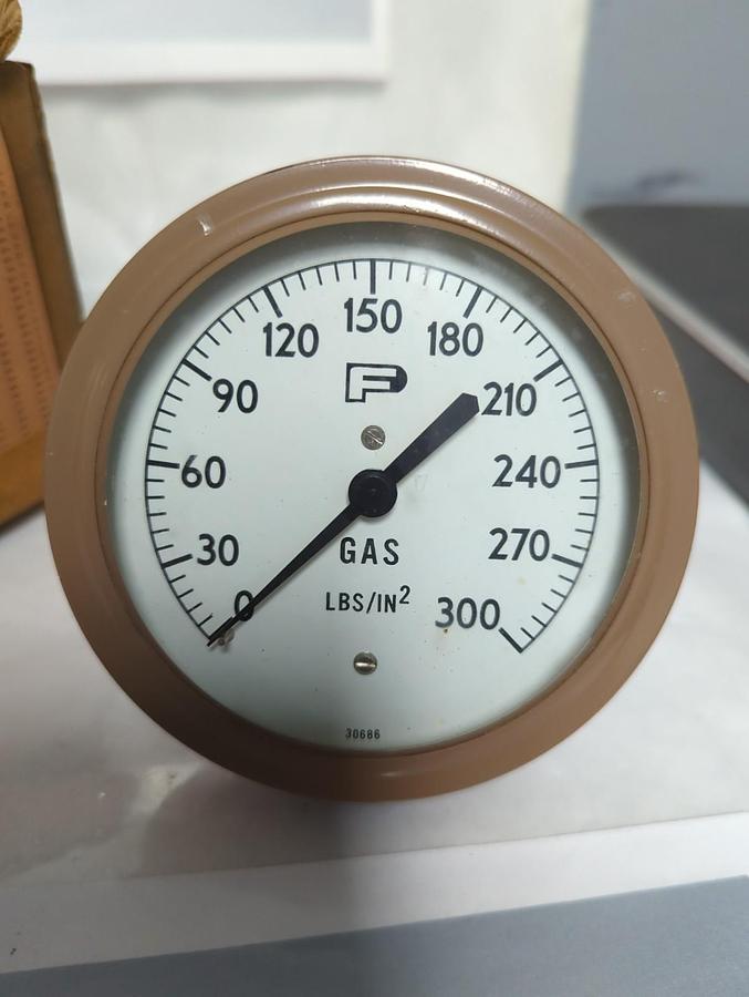 US GAUGE,131A137U01,GAS PRESSURE GAUGE NOS