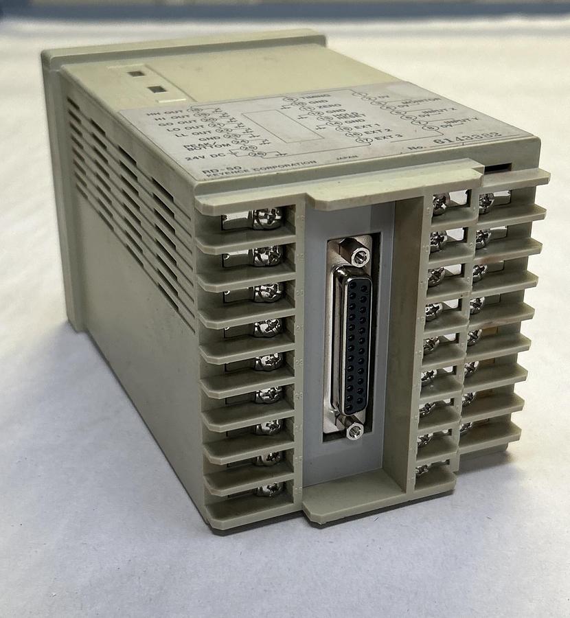 Used KEYENCE,RD-50R,CONTROLLER ANALOG SENSOR