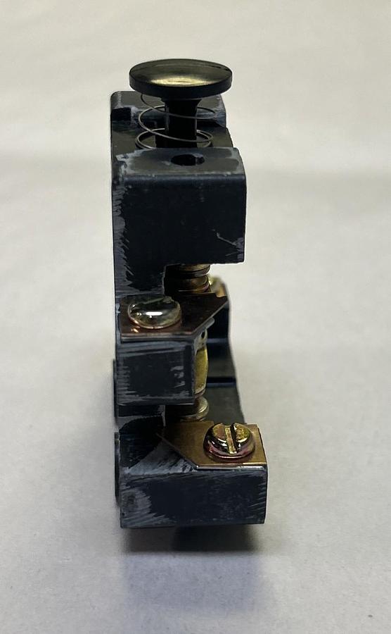 Used GENERAL ELECTRIC,136C2511-1,AUXILIARY CONTACT BLOCK 600V