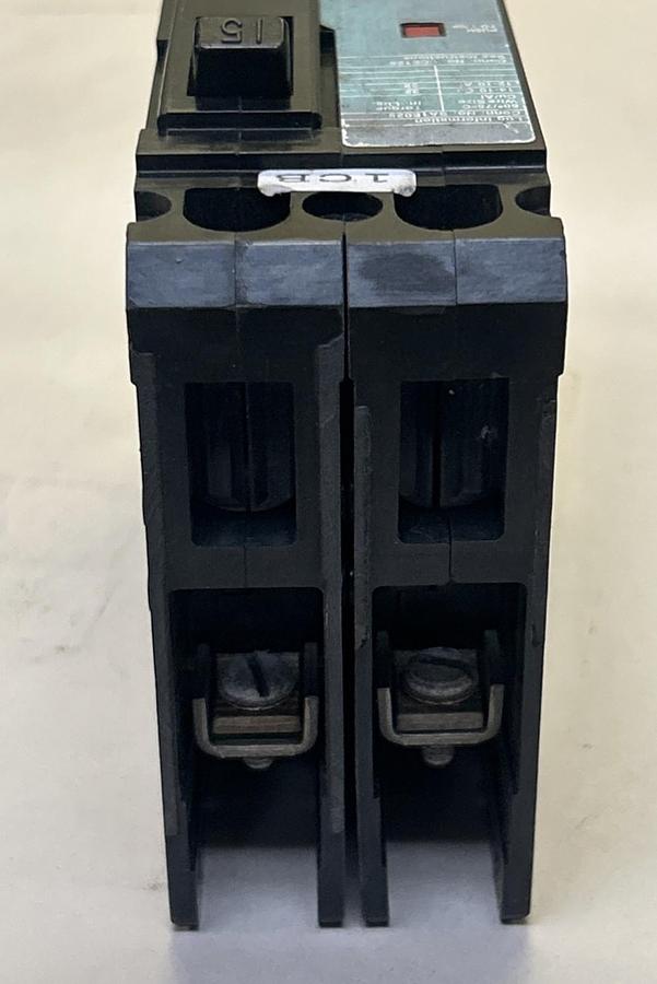 Used ITE SIEMENS,ED22B015,CIRCUIT BREAKER 15A 240V 2P