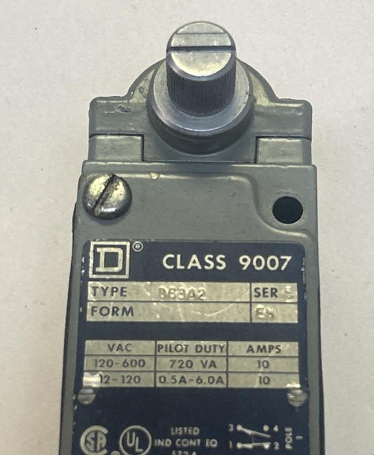 Used SQUARE D,9007B63A2,LIMIT SWITCH