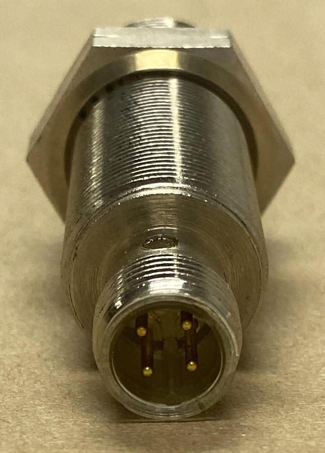 Used EATON CUTLER HAMMER,E57-18PAS05-GD, PROXIMITY SENSOR 10-30V