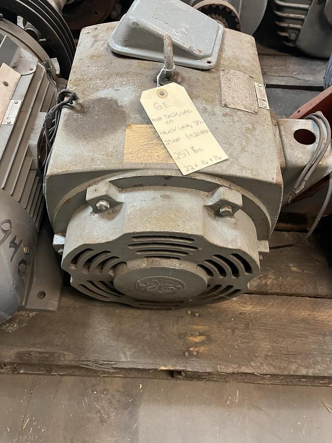 Used GE,5K256AC105,INDUCTION MOTOR 25HP 3520RPM 3PH 256T