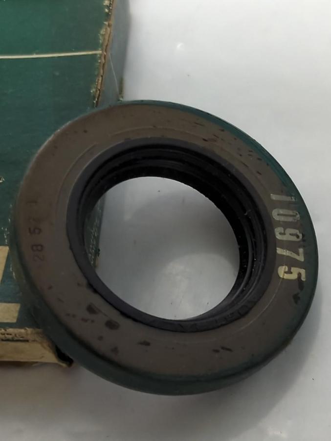 CHICAGO RAWHIDE,10975,OIL SEAL LOT OF 2 NOS