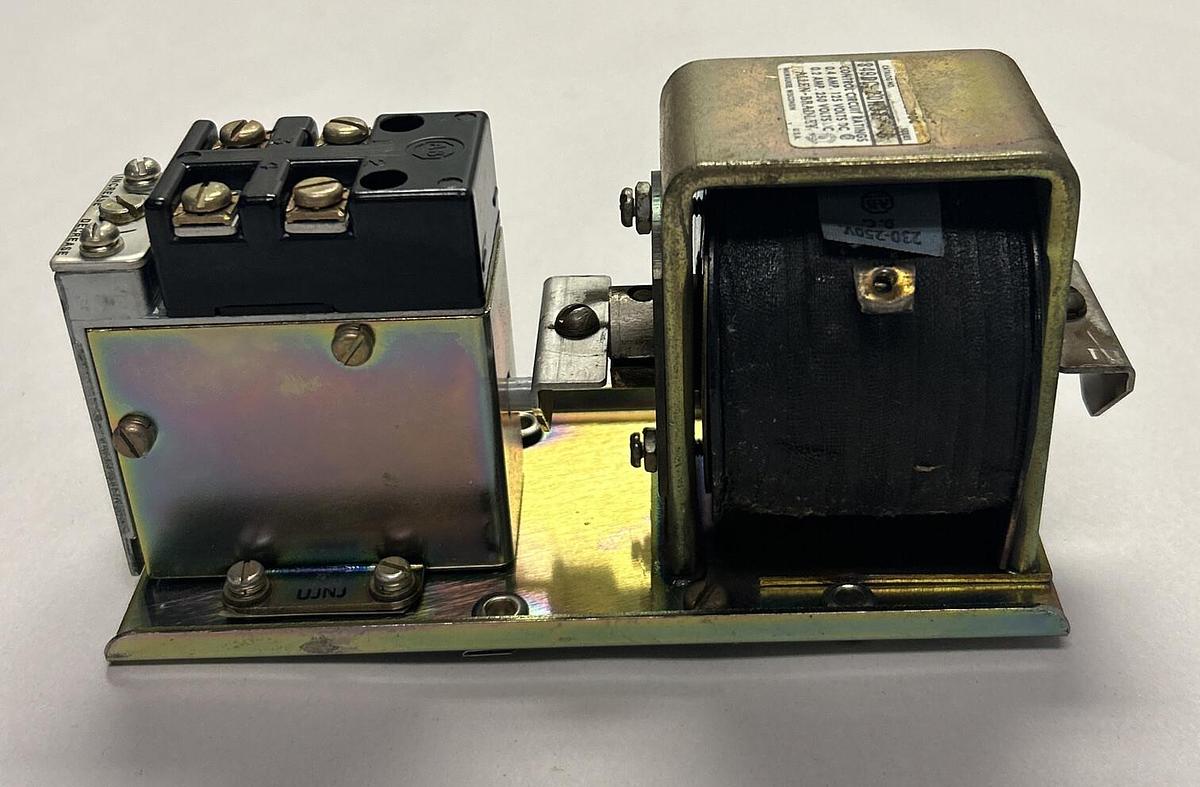 ALLEN BRADLEY,849DC-ZOH32,SER B TIMER UNIT .2-.4A 125-250V NOS