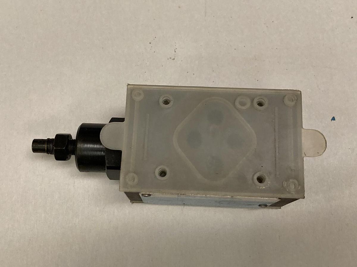 Used Vickers,DGMFN-3-Z-P2W-41,Flow Control Valve