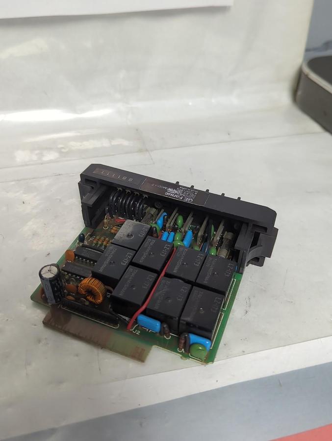 Used GE FANUC,IC610MDL180A,OUTPUT RELAY PRE-OWNED