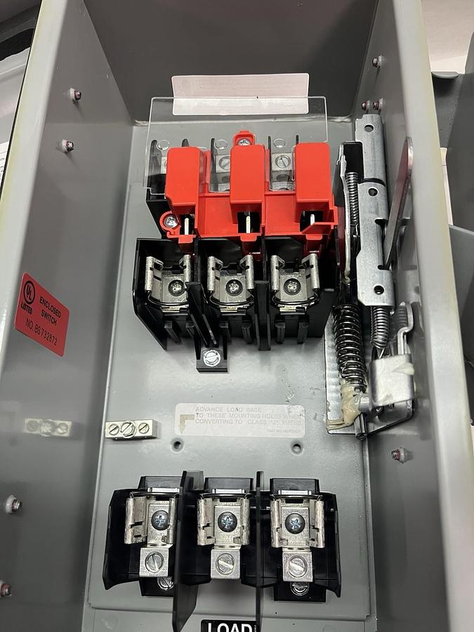 SIEMENS,HF361J,HD DUST TITE FUSED SAFETY SWITCH DISCONNECT 30A 600Vac 250Vdc