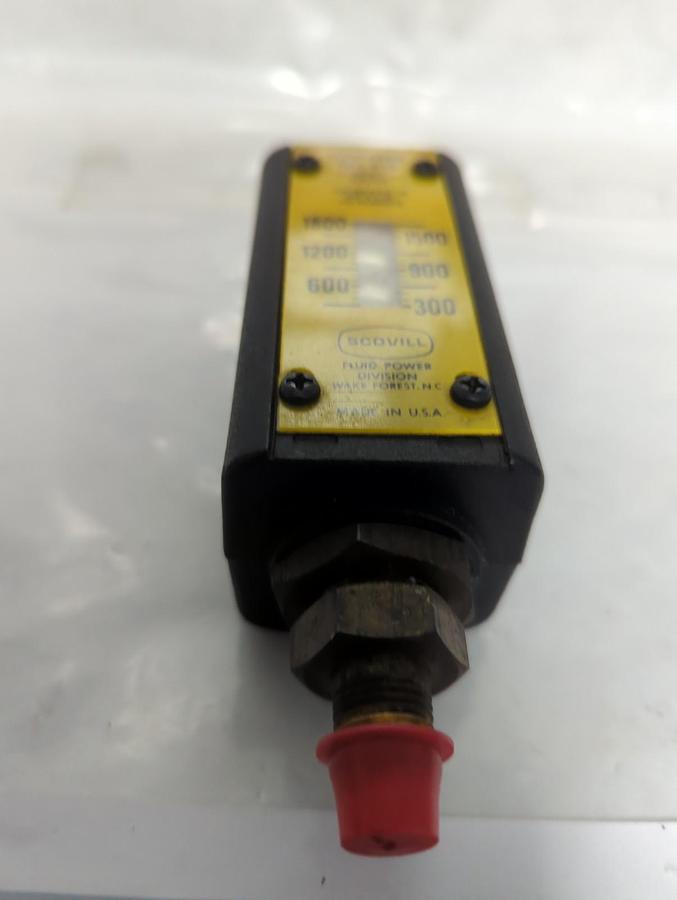 Used SCHRADER,618,HYDRAULIC PRESSURE GAUGE 300-1800 PSI PRE-OWNED