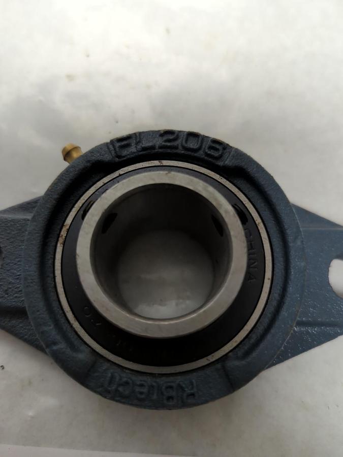 Used RBTECH,UC206-20,2-BOLT FLANGE BEARING 1-1/4 INCH BORE PRE-OWNED