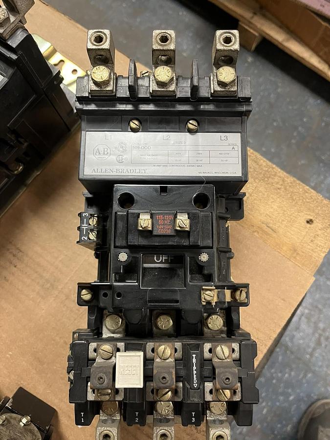 Used ALLEN BRADLEY,509-DOD,SIZE 3 MOTOR STARTER 120V COIL VERY NICE CONTACTS SEE PIC