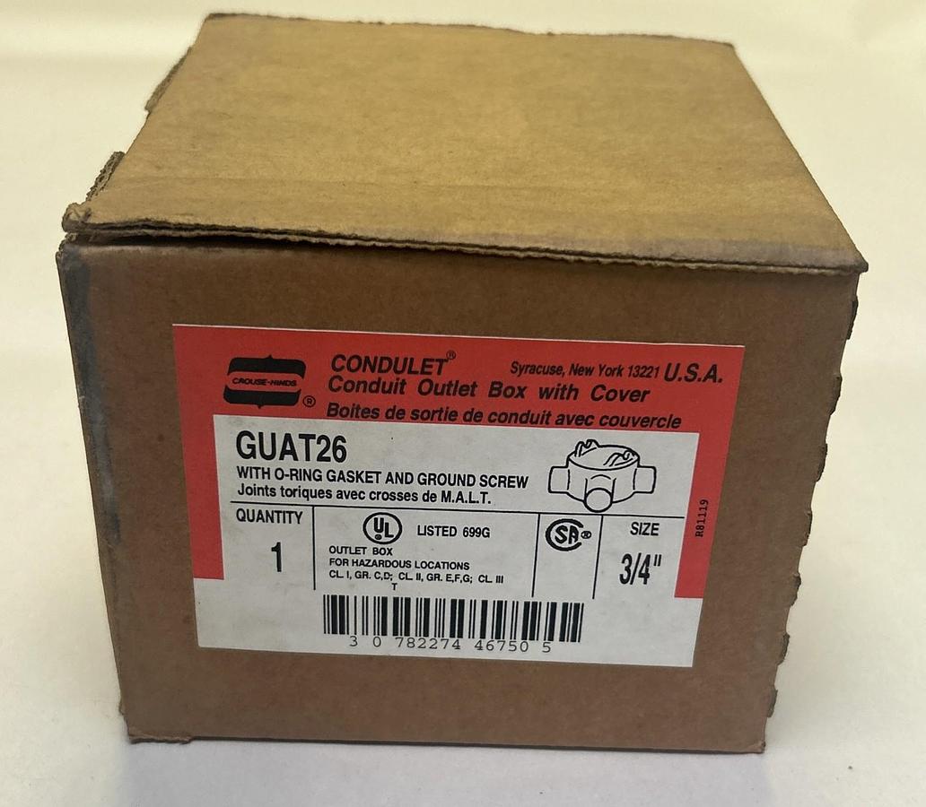 CROUSE HINDS,GUAT26,CONDUIT OUTLET BOX W/ COVER NOS