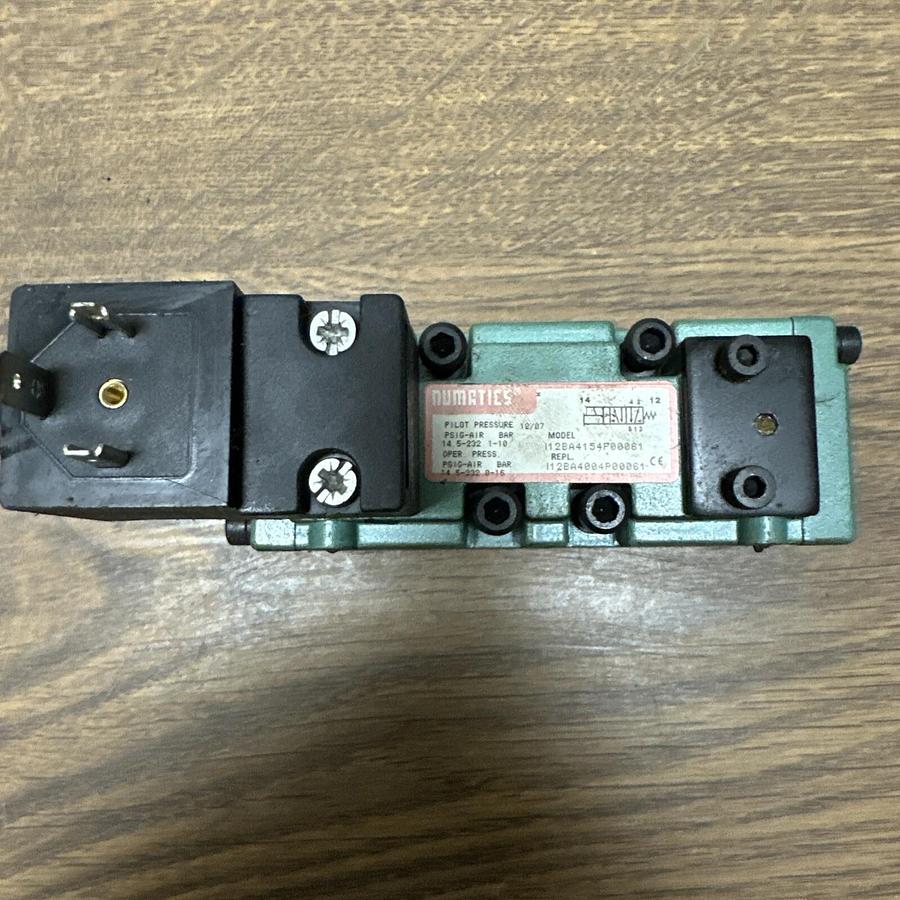 Used Numatics,I12BA4004P00061,Pneumatic Solenoid Valve