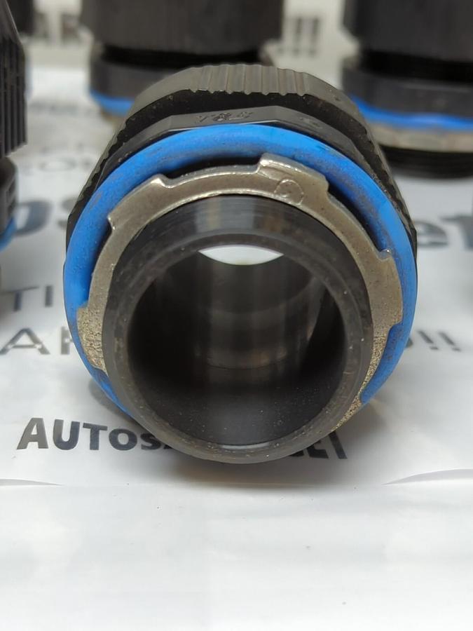 THOMAS & BETTS,1-1/4 INCH,STRAIGHT CONDUIT CONNECTOR LOT OF 6 MISSING BOX