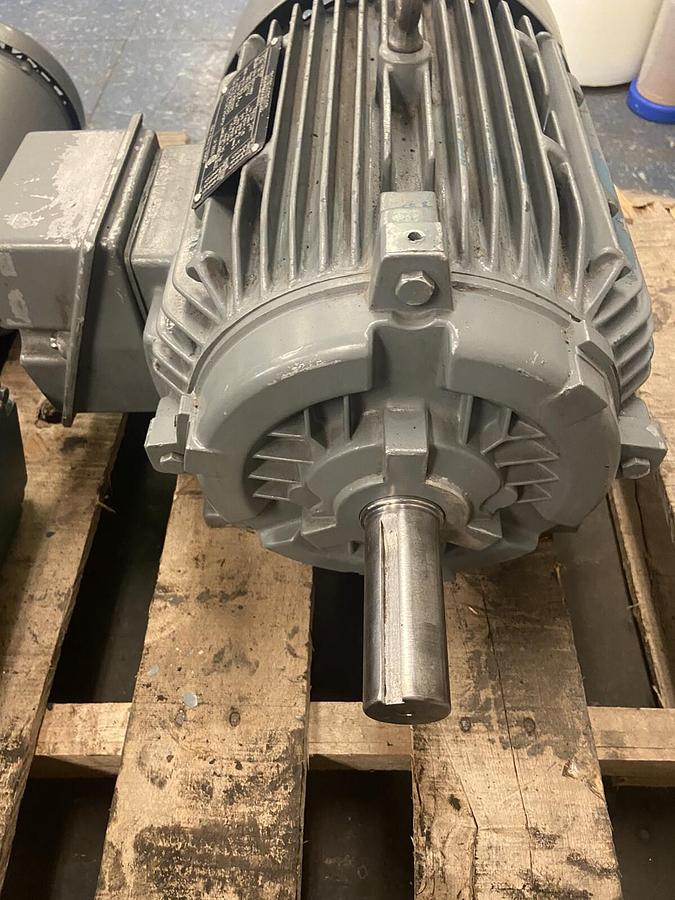 Used Siemens,1LAO-215-2FP21,Type RGZP 10Hp Motor 3505RPM 230/460V Frame 215T