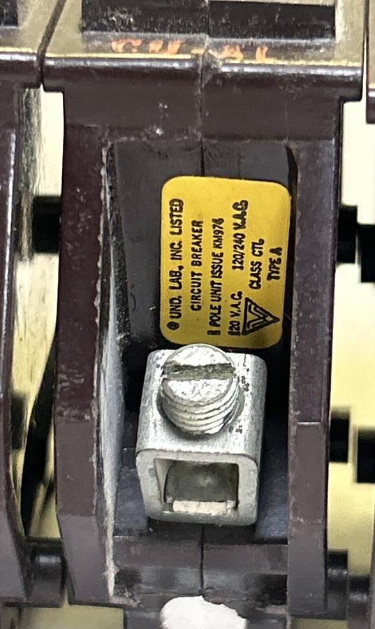 Used WADSWORTH,A115,CIRCUIT BREAKER 15A 120/240V 1P LOT OF 8