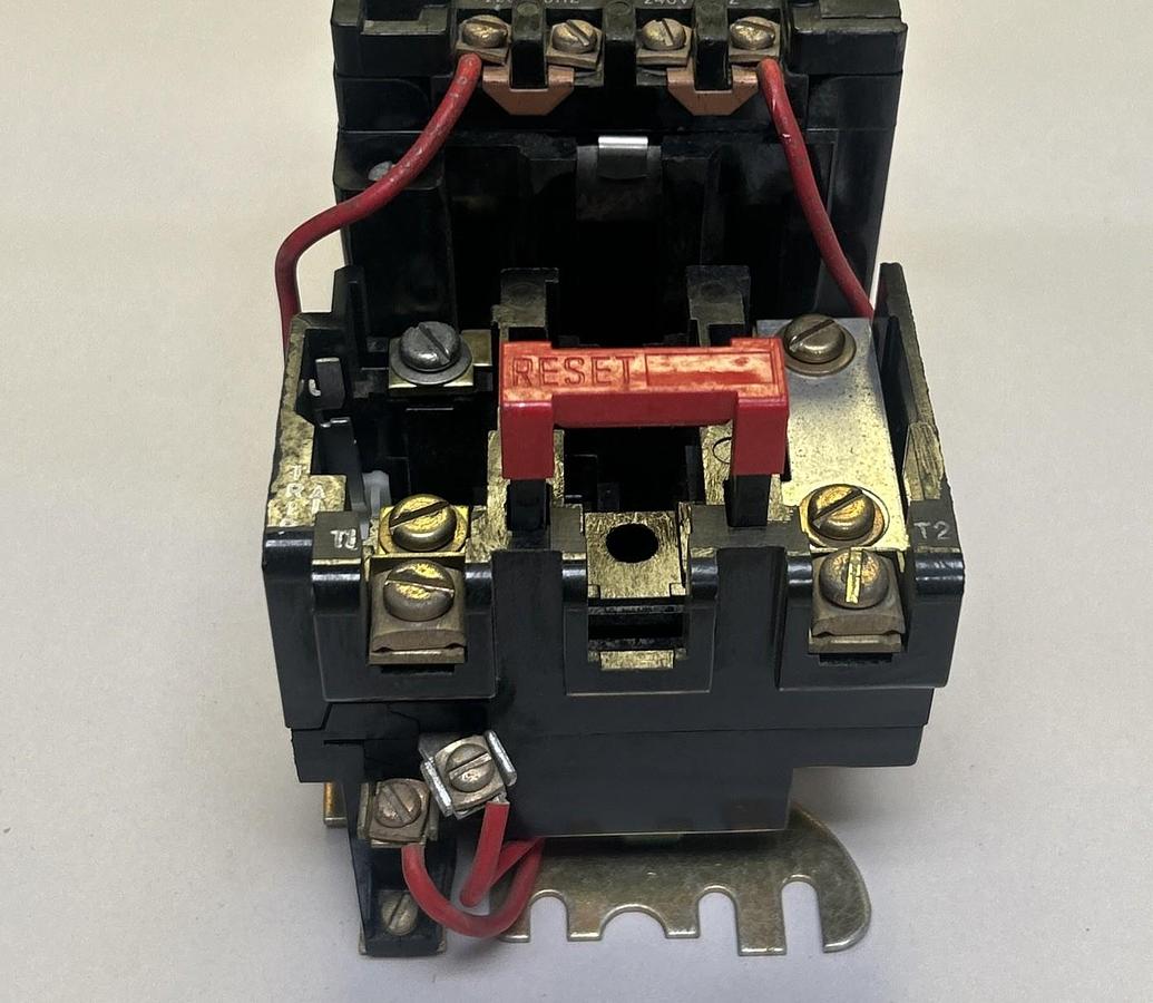 Used SQUARE D,8536SCG1,STARTER SIZE 1