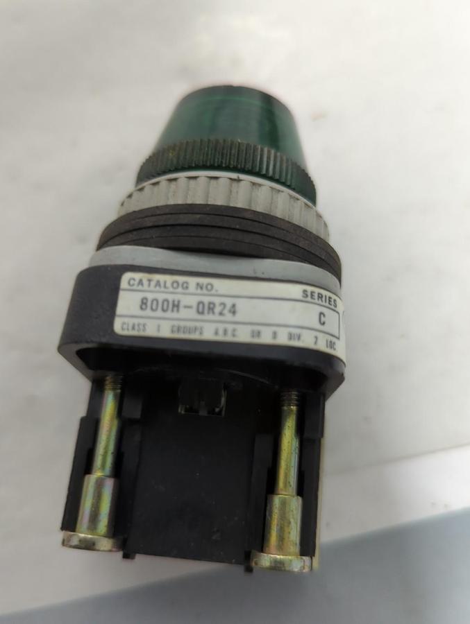 Used ALLEN BRADLEY,800H-QR24,SERIES C PILOT LIGHT GREEN MISSING BULB PRE-OWNED
