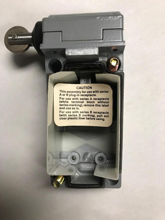 Square D,TYPE B054F,Class 9007 Limit Switch
