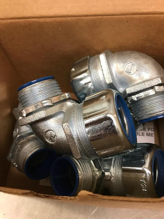 Thomas & Betts,5354,1 IN 90 degree Metal Conduit Connectors Box of 5