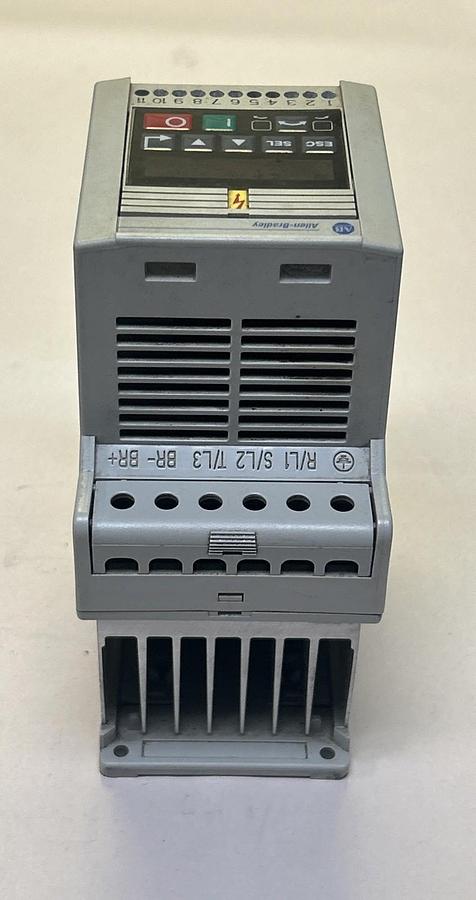 Used ALLEN BRADLEY,160-BA04NSF1,VARIABLE SPEED DRIVE