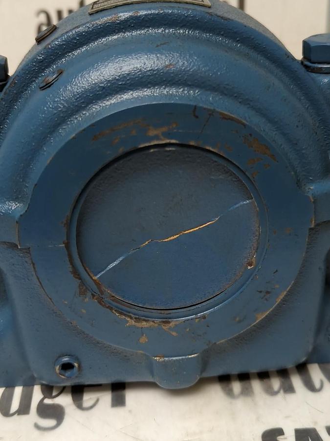 SKF,SAF-310,PILLOW BLOCK BEARING HOUSING 8-3/8 INCH BOLT HOLE SPACING NOS