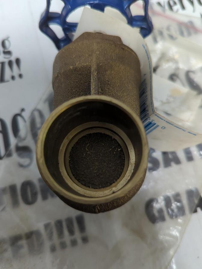 NIBCO,S -29,GATE VALVE 1-1/4 INCH NPT 200 PSI NOS