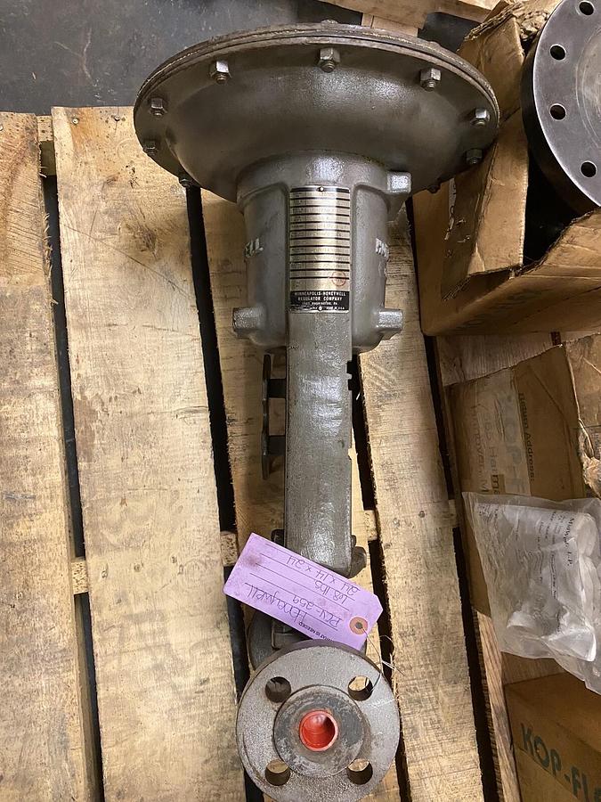 Used HONEYWELL,1401,1 INCH ACTUATOR VALVE C.1.250