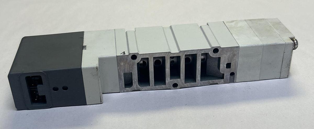 Used SMC,VQ4400-5W,SOLENOID VALVE