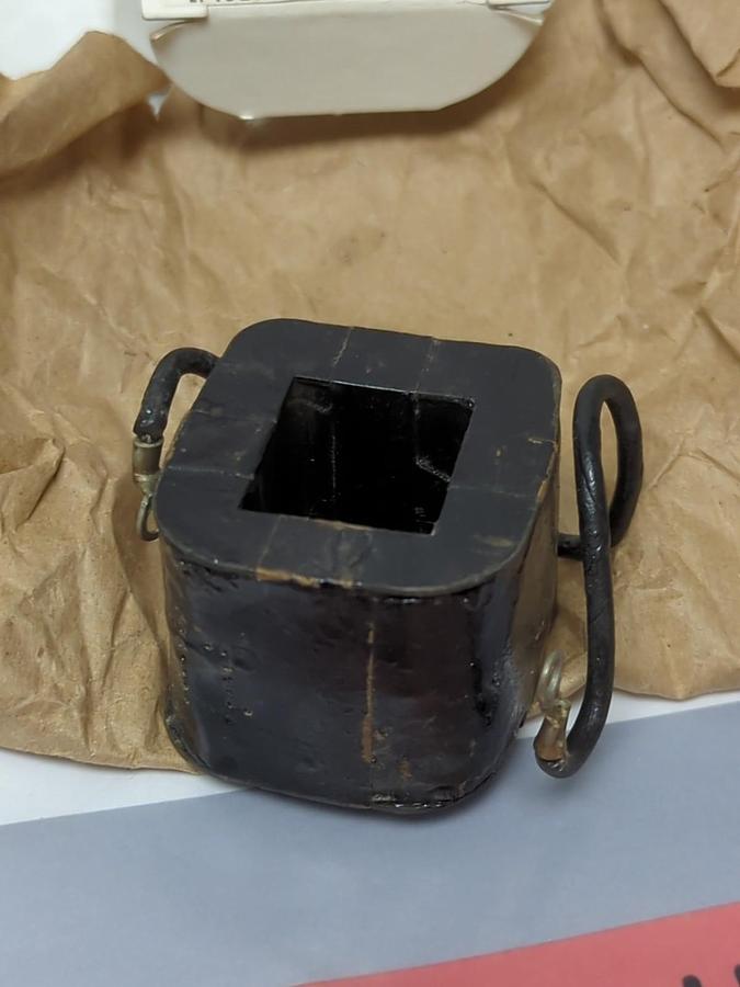 Used ALLEN BRADLEY,1L06,COIL 220V 60CY 110V 25CY LOT OF 2 PRE-OWNED