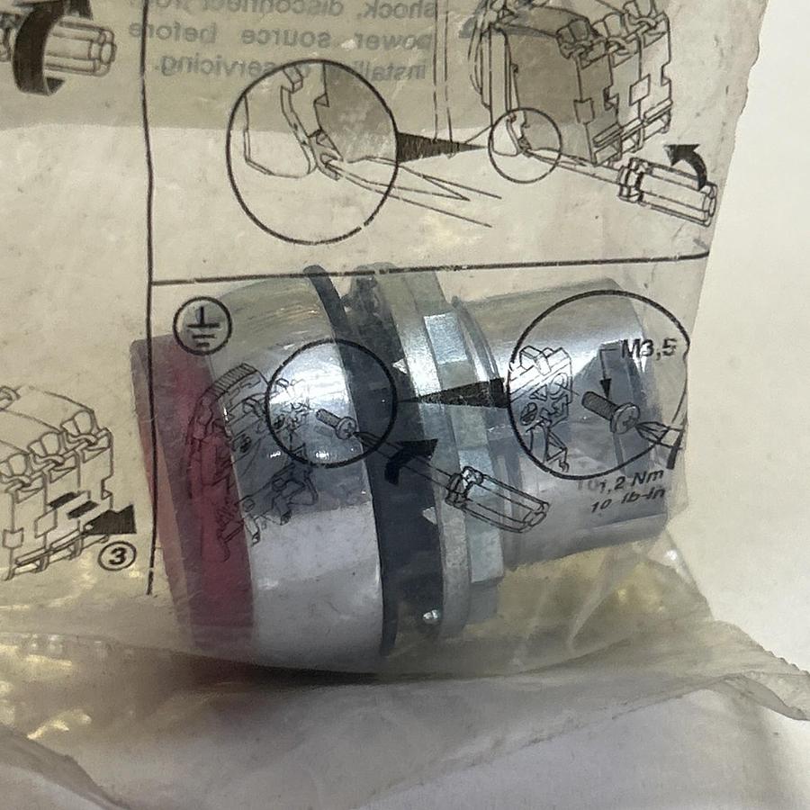 Used ALLEN BRADLEY,800FM-LE4,RED PUSH BUTTON NOS