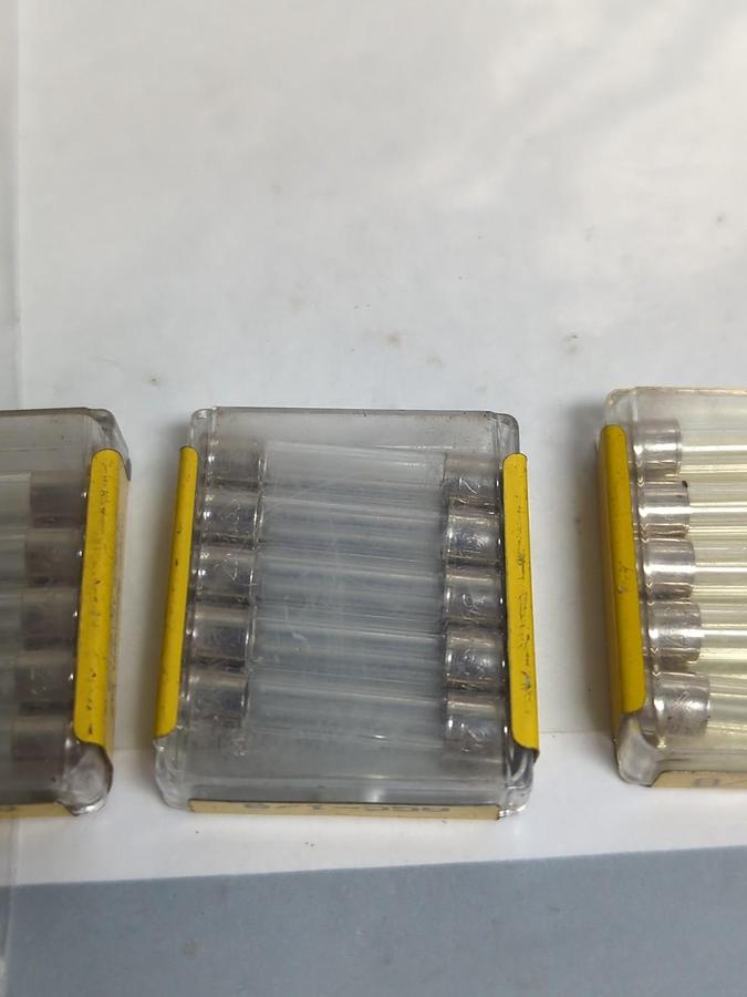 COOPER BUSSMANN,AGC-1/8,MINI 1/8 AMP FUSE LOT OF 25 NOS