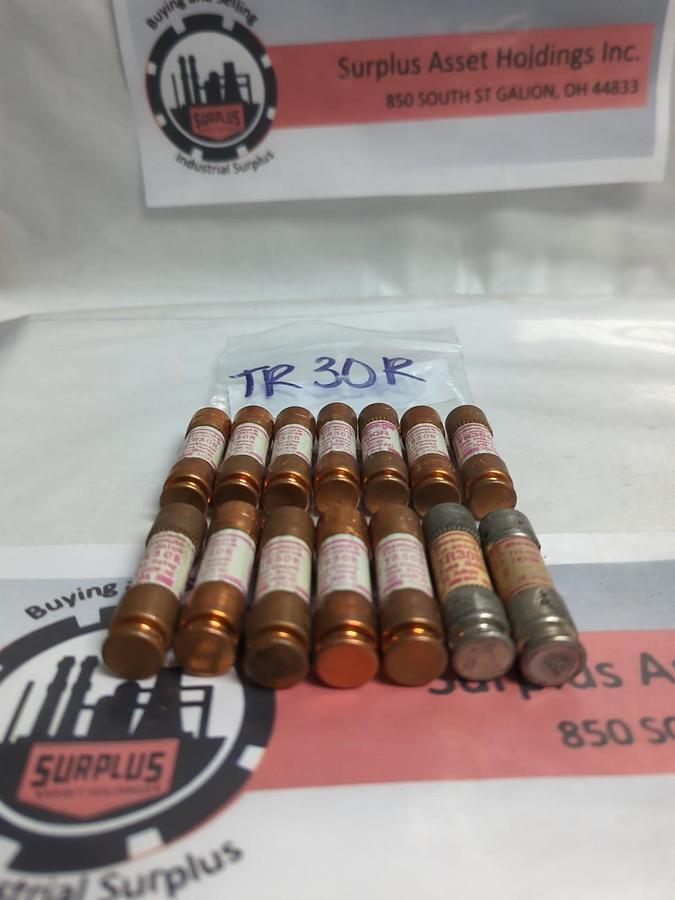 Used GOULD SHAWMUT,TR-30R,TRI-ONIC 30 AMP FUSE LOT OF 14 PRE-OWNED