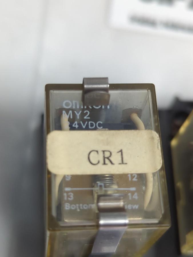 Used OMRON,MY2,RELAY W/ 28Y0W2 BASE LOT OF 4 PRE-OWNED