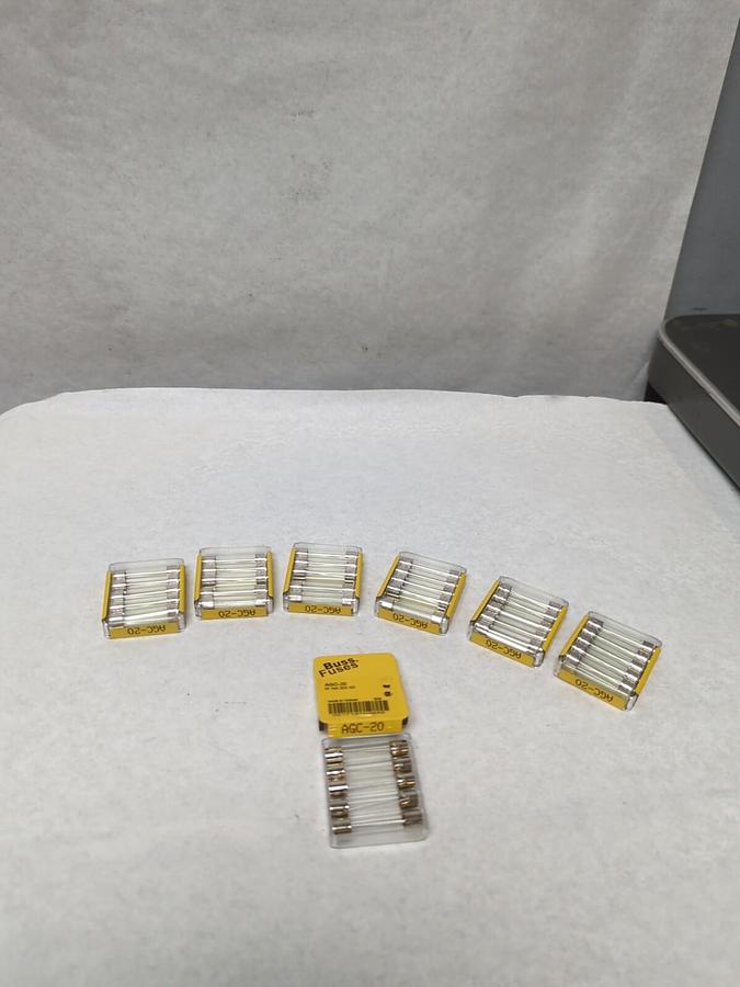 COOPER BUSSMANN,AGC-20,CARTRIDGE FUSE 20 AMP LOT OF 35 NOS