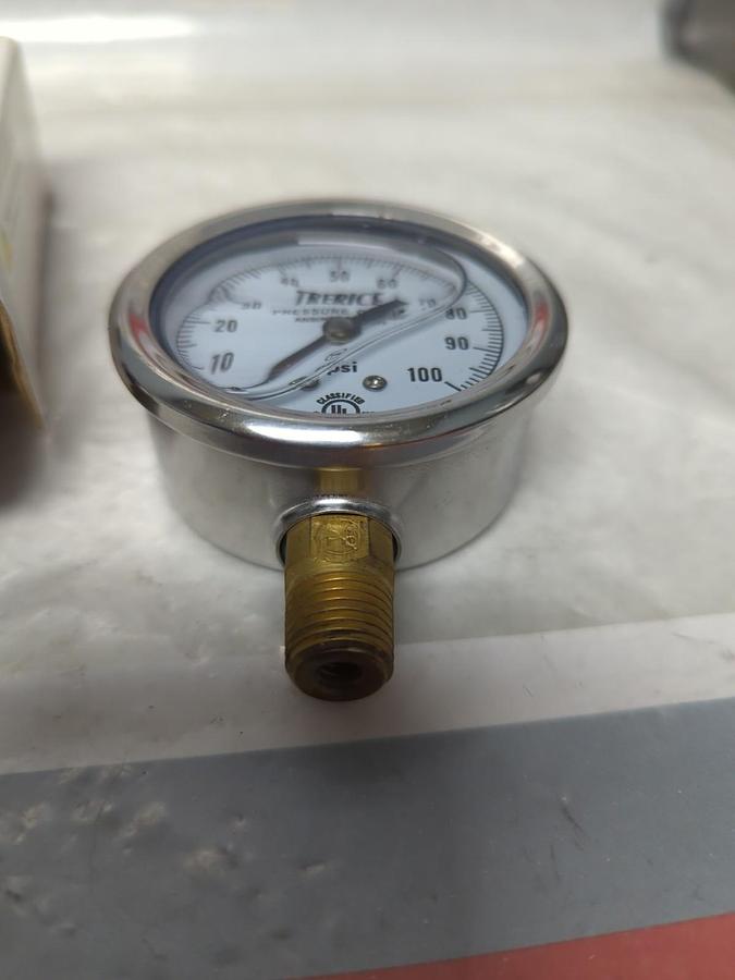 TRERICE,D82LFB2502LA100,GAUGE 2.5 IN FACE 1/4 IN NPT LOWER CONNECTION NOS