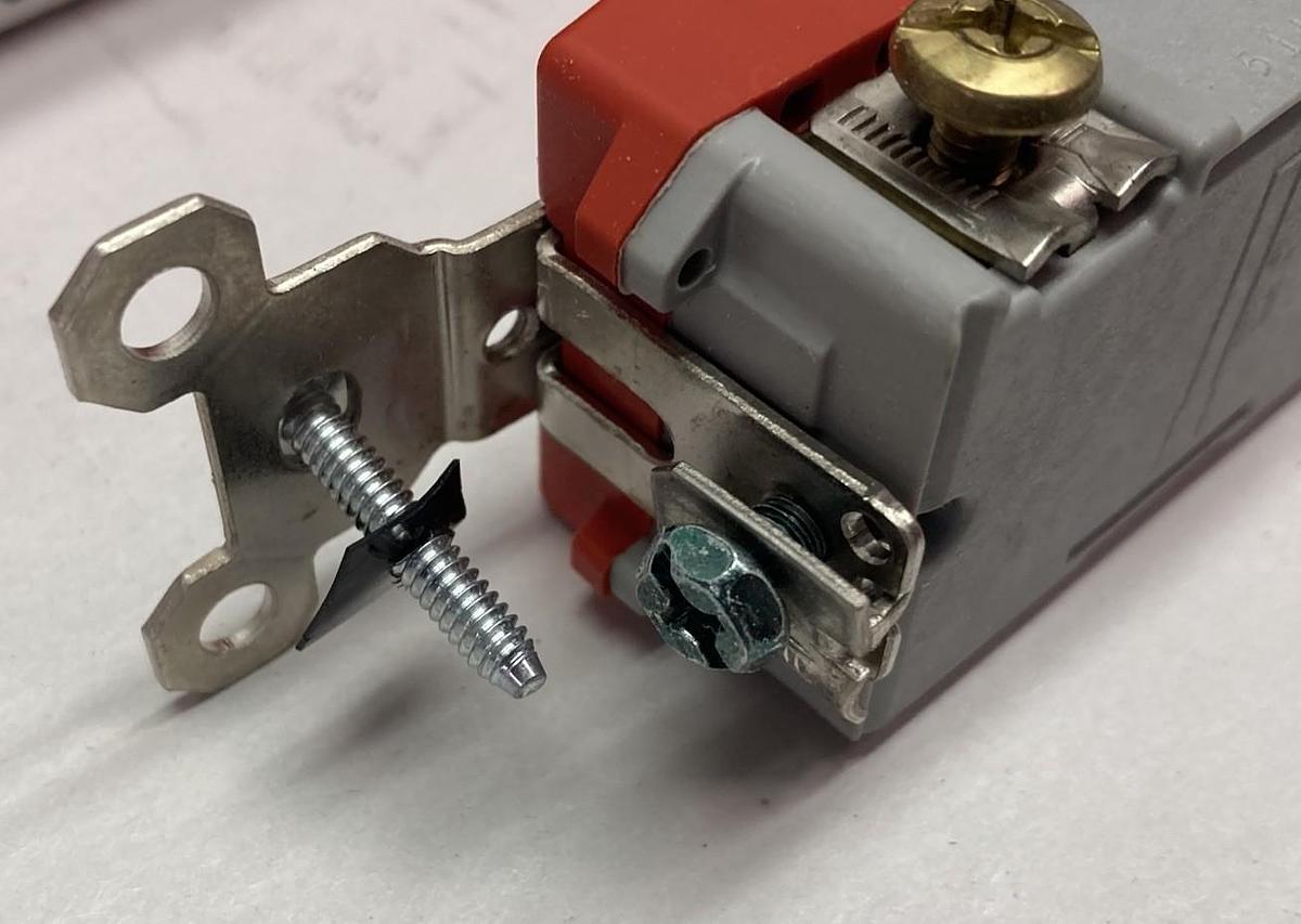 Pass & Seymour,PS20AC1,Single Pole Switch 20A 120/277Vac Rev C