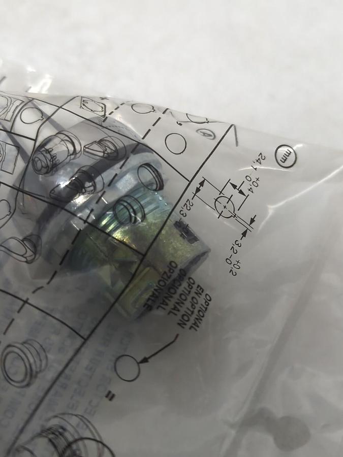 SPRECHER+SCHUH,D7M-SM22,SERIES A SELECTOR SWITCH 2-POSITION LOT OF 4 NEW