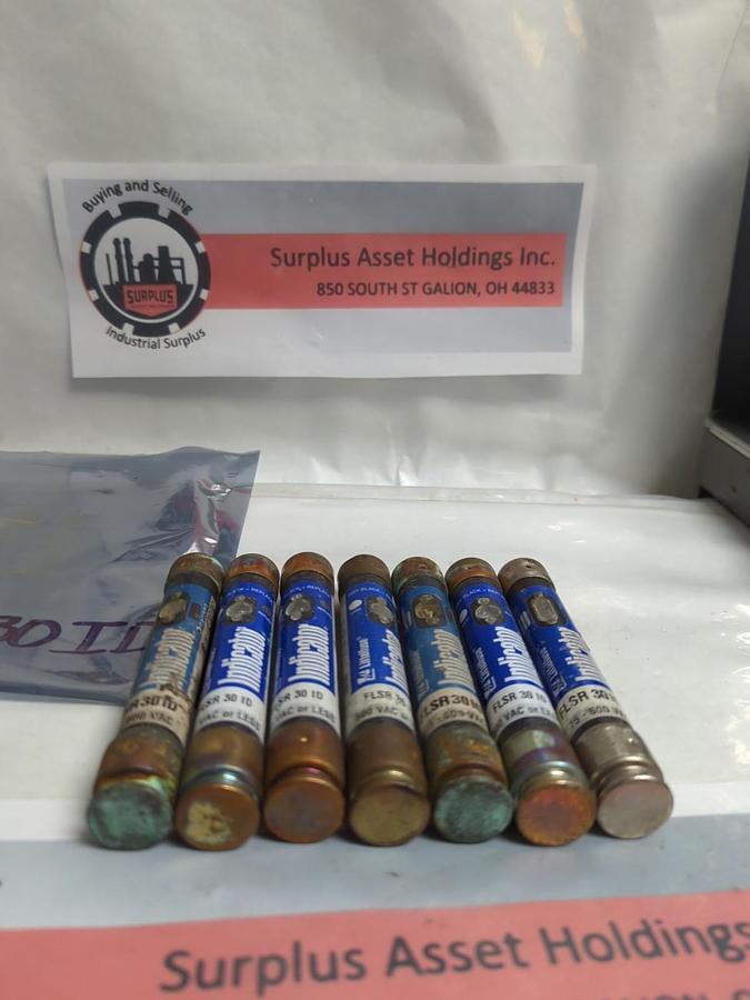 Used LITTELFUSE,FLSR-30ID,INDICATOR FUSE 30 AMP LOT OF 7 PRE-OWNED