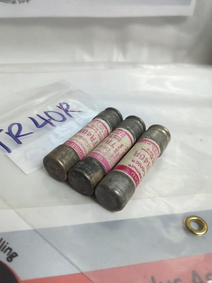 Used GOULD SHAWMUT,TR-40R,TRI-ONIC 40 AMP FUSE LOT OF 3 PRE-OWNED