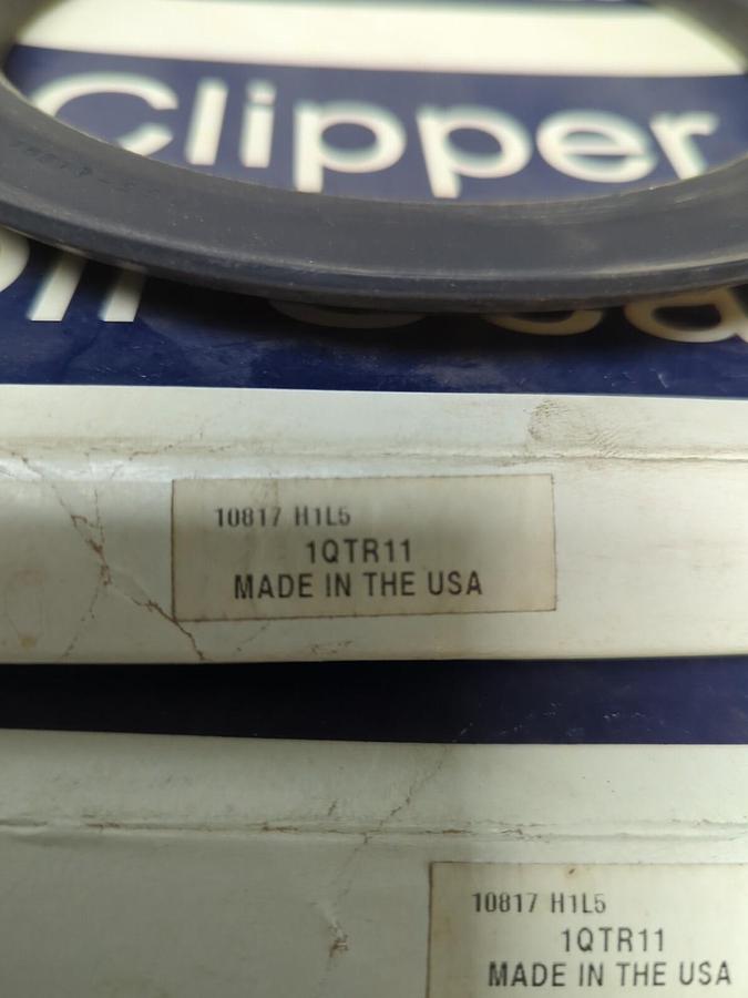 PARKER,1QTR11,CLIPPER OIL SEALS LOT OF 4 NOS