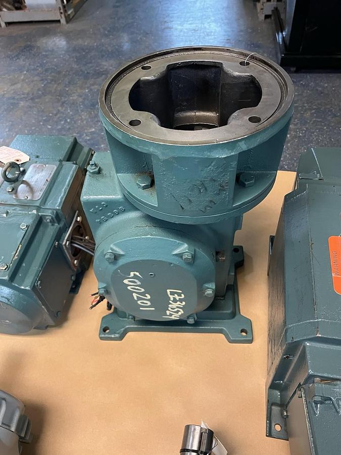 Used RELIANCE,182CM21J,GEAR REDUCER 1.88HP RATIO 86 1750RPM