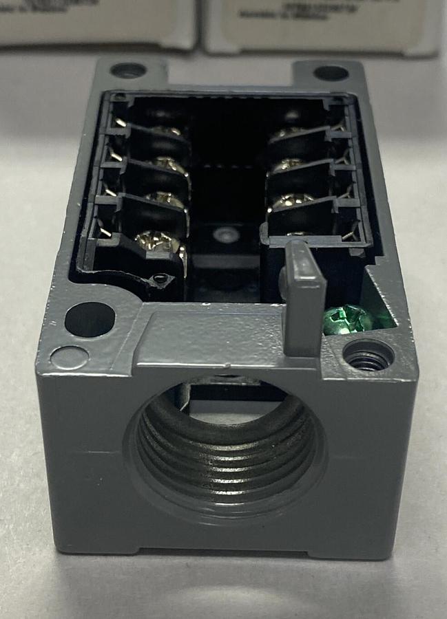 EATON CUTLER HAMMER,E50RB,LIMIT SWITCH RECEPTACLE LOT OF 2 NEW