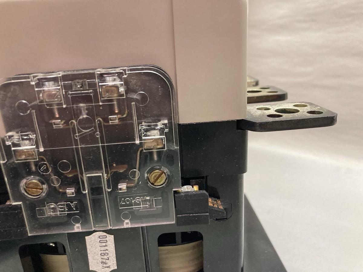 AEG Contactor,LS 247 E-Nr 910-338-071-22,Contactor w/ 120 Volt Coil