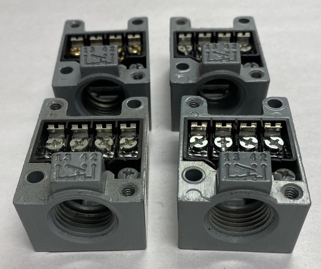 Square D,9007CT52,Limit Switch Receptacle Lot Of 4 NOS