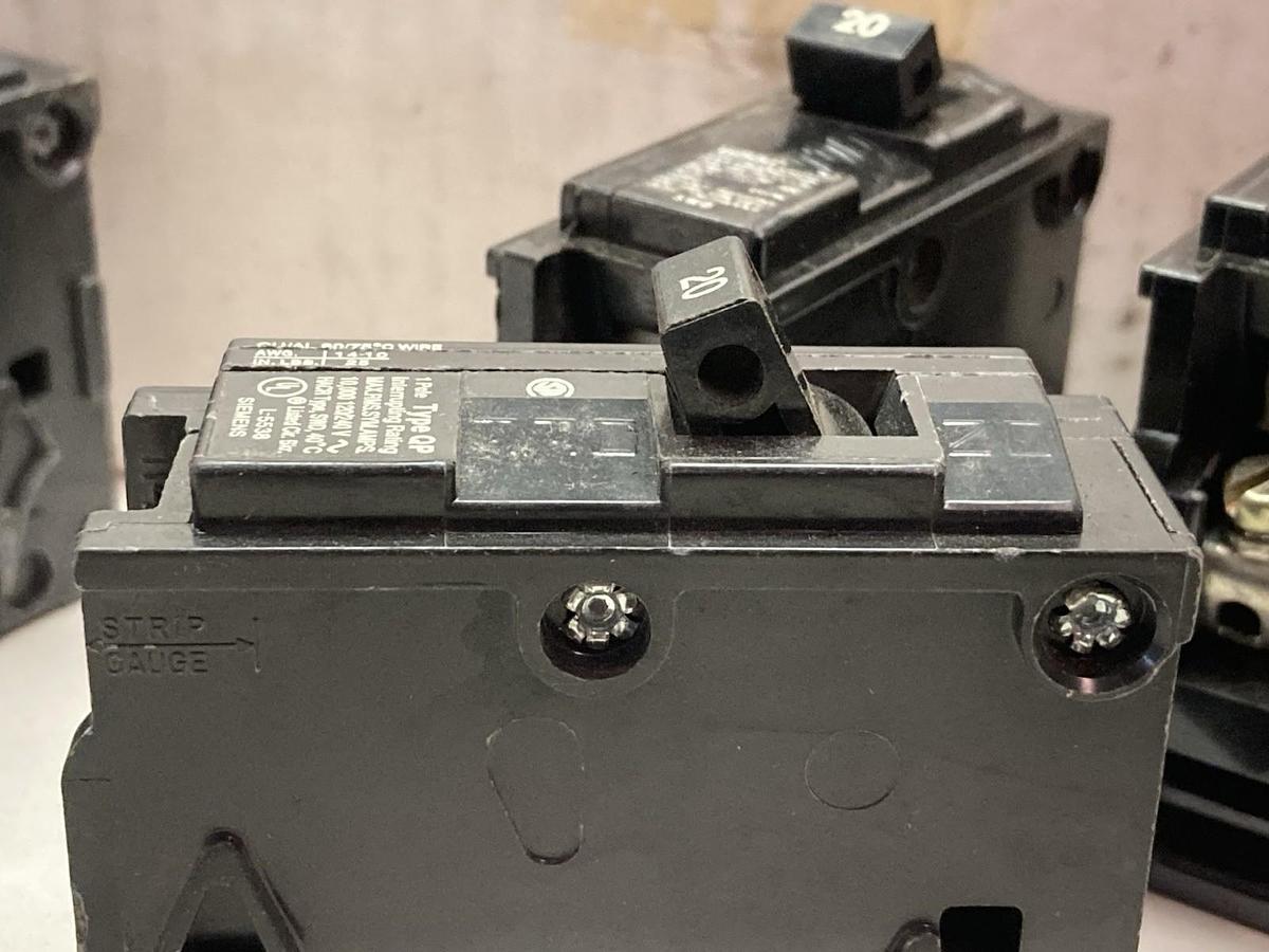 Used Siemens,Model Q120QP,1-Pole Circuit Breaker 20A LOT OF 6